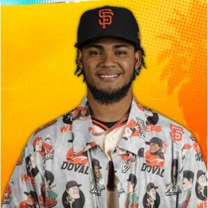 NWOT San Francisco Giants Players Aloha Shirt